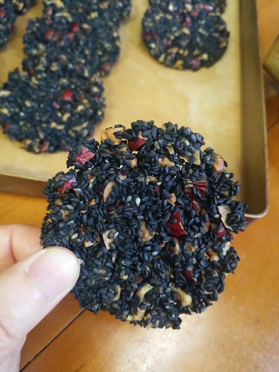 无油无蔗糖养生小零食，芝麻红枣核桃脆饼