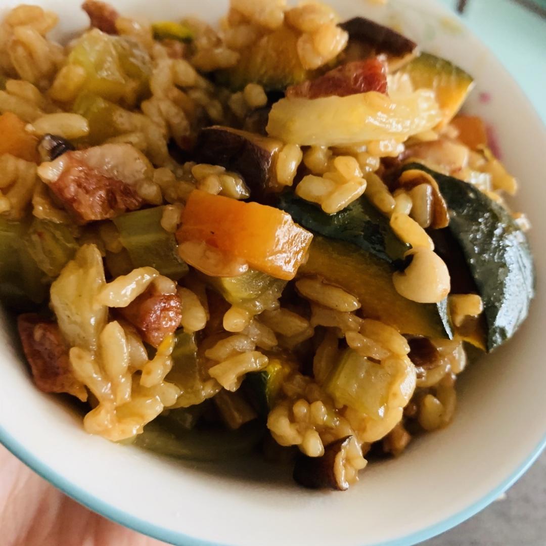 懒人必学的【电饭煲腊肠焖饭】，妈呀，太香了吧