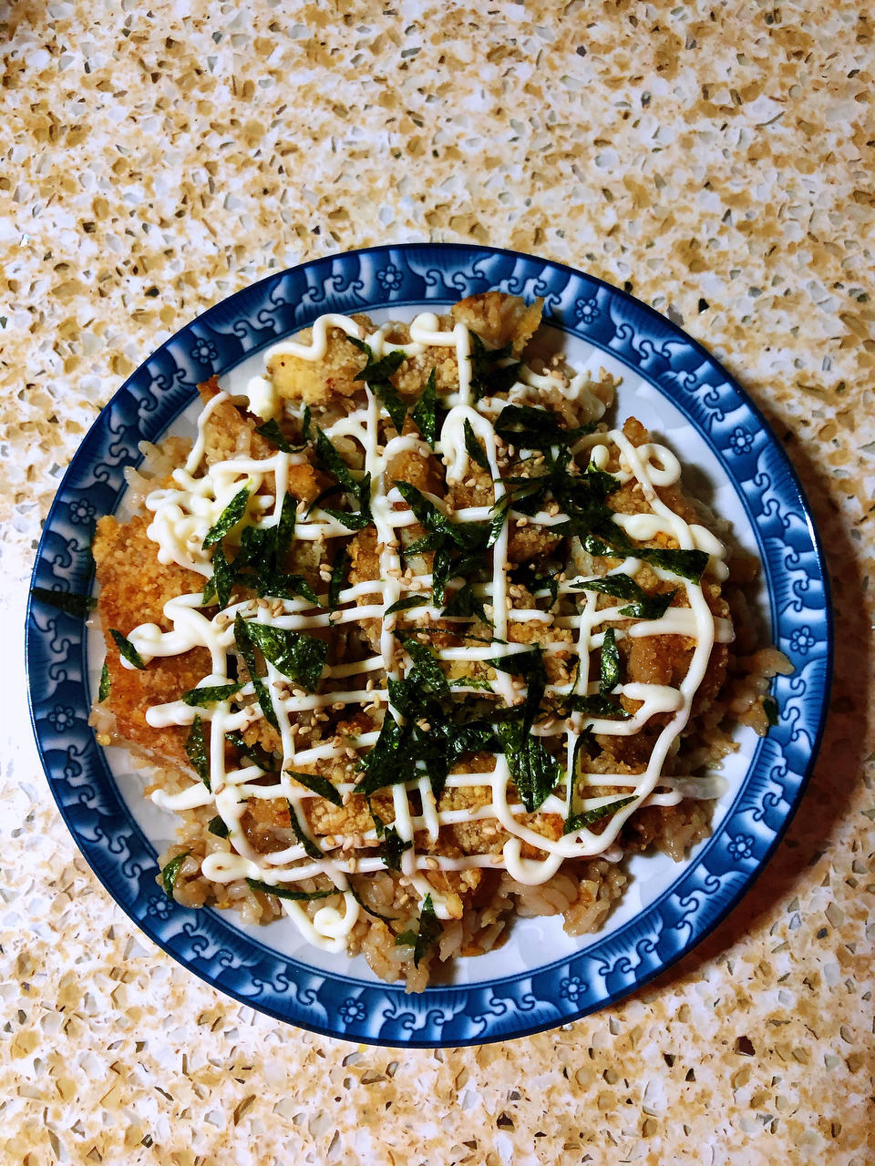 日式沙拉炸鸡饭