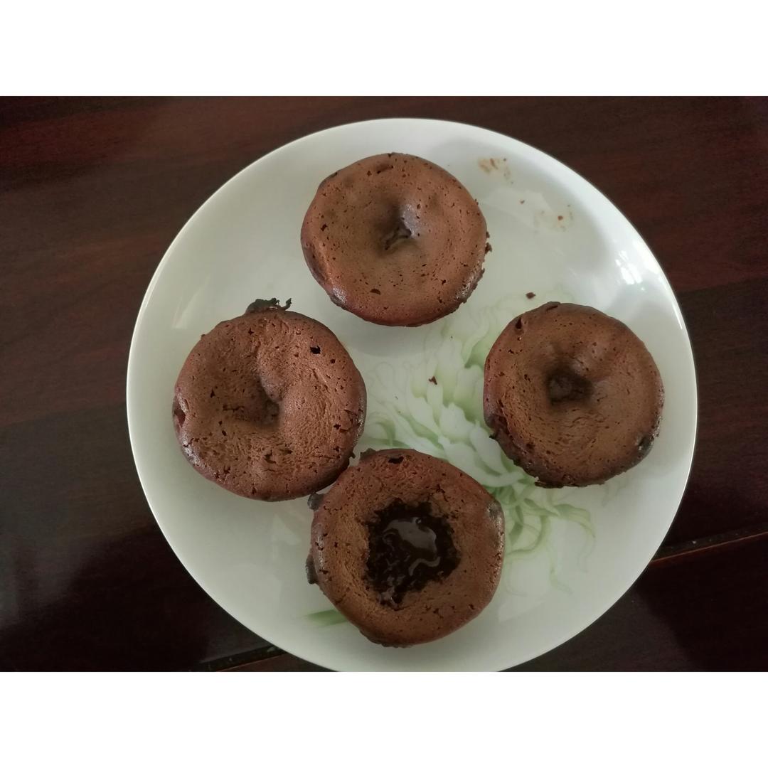 怎么烤都会爆浆的甘纳许熔岩蛋糕