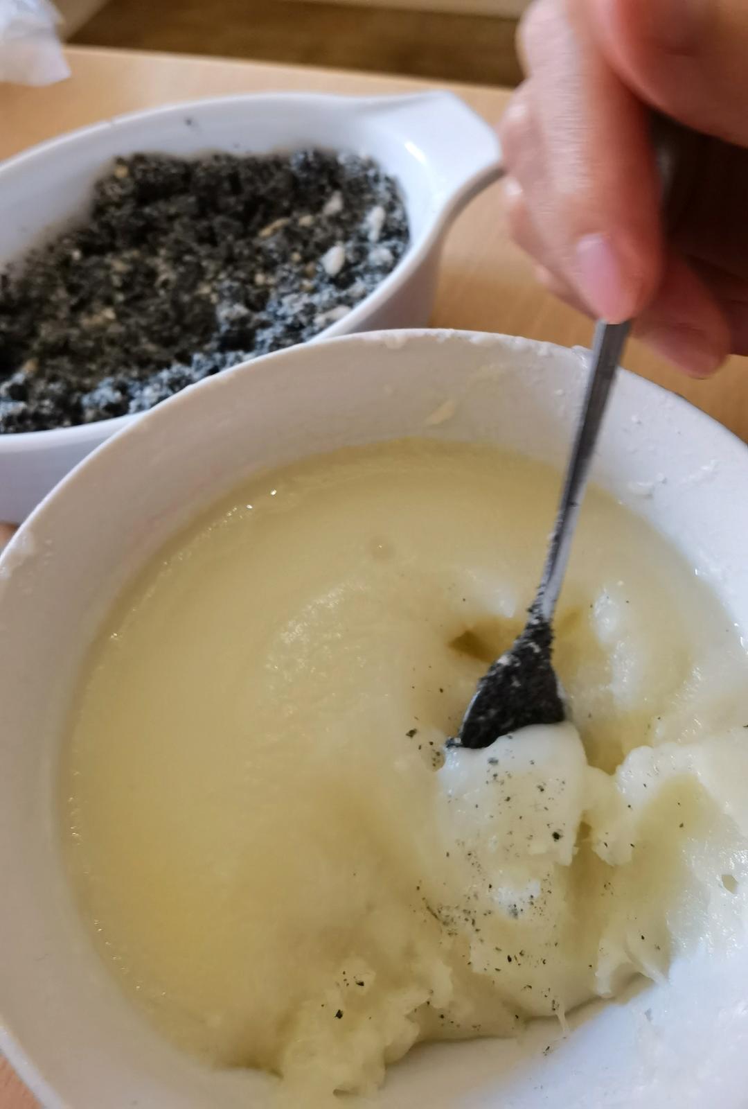 妈妈的最爱--花生芝麻糯米糍凉糕（附带烤花生做法）