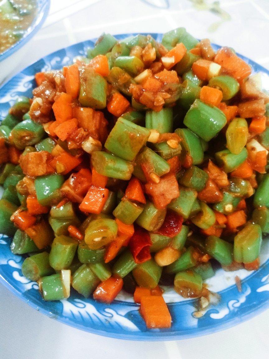 肉沫豆角下饭菜