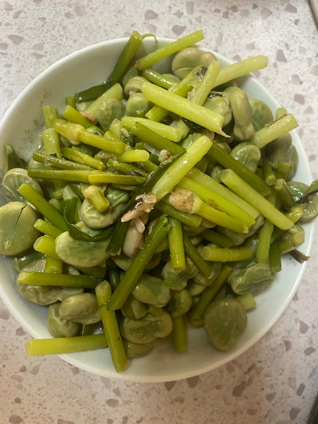 蚕豆炒蒜苗