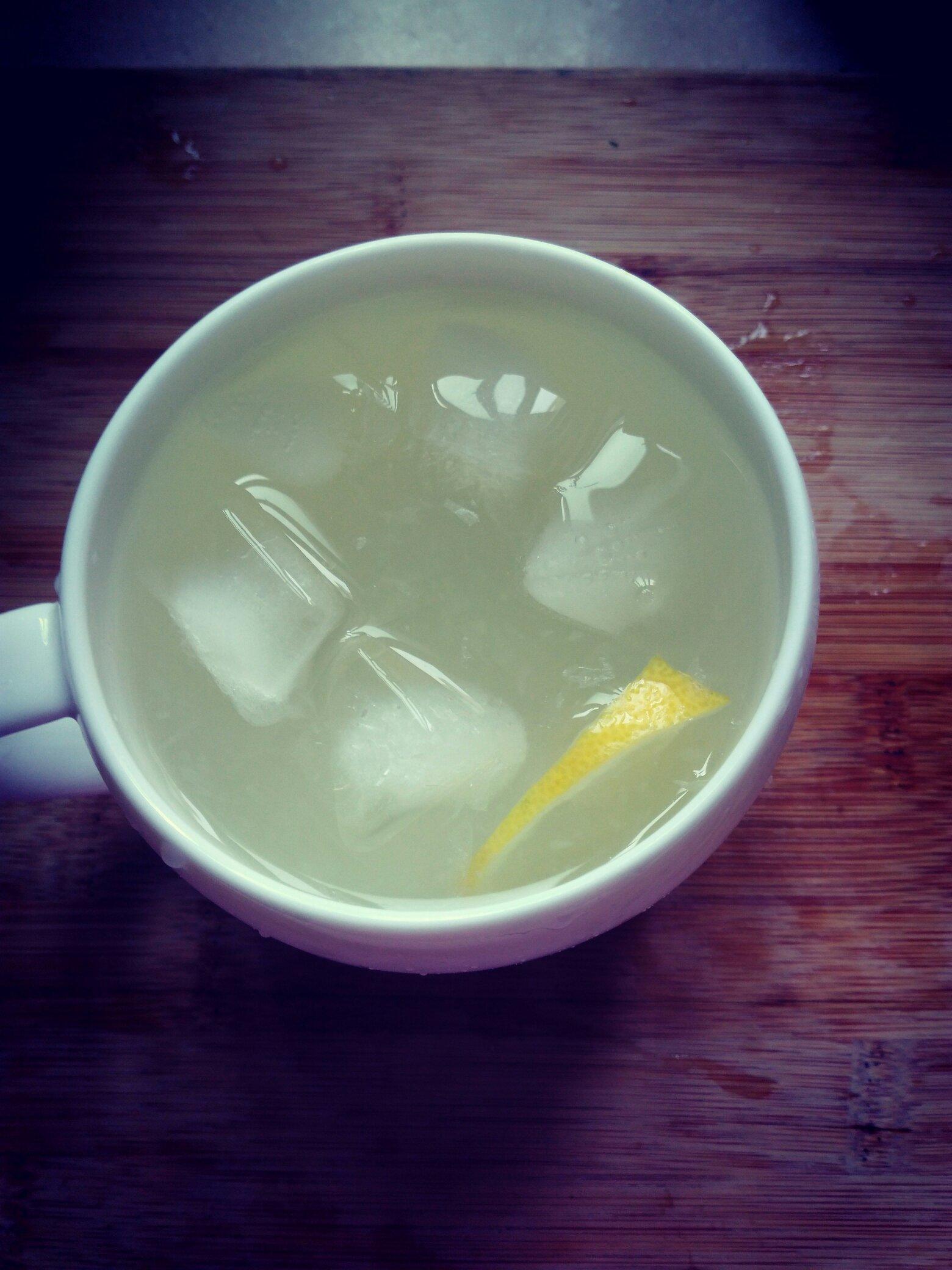 超级冰的柠檬水的做法
