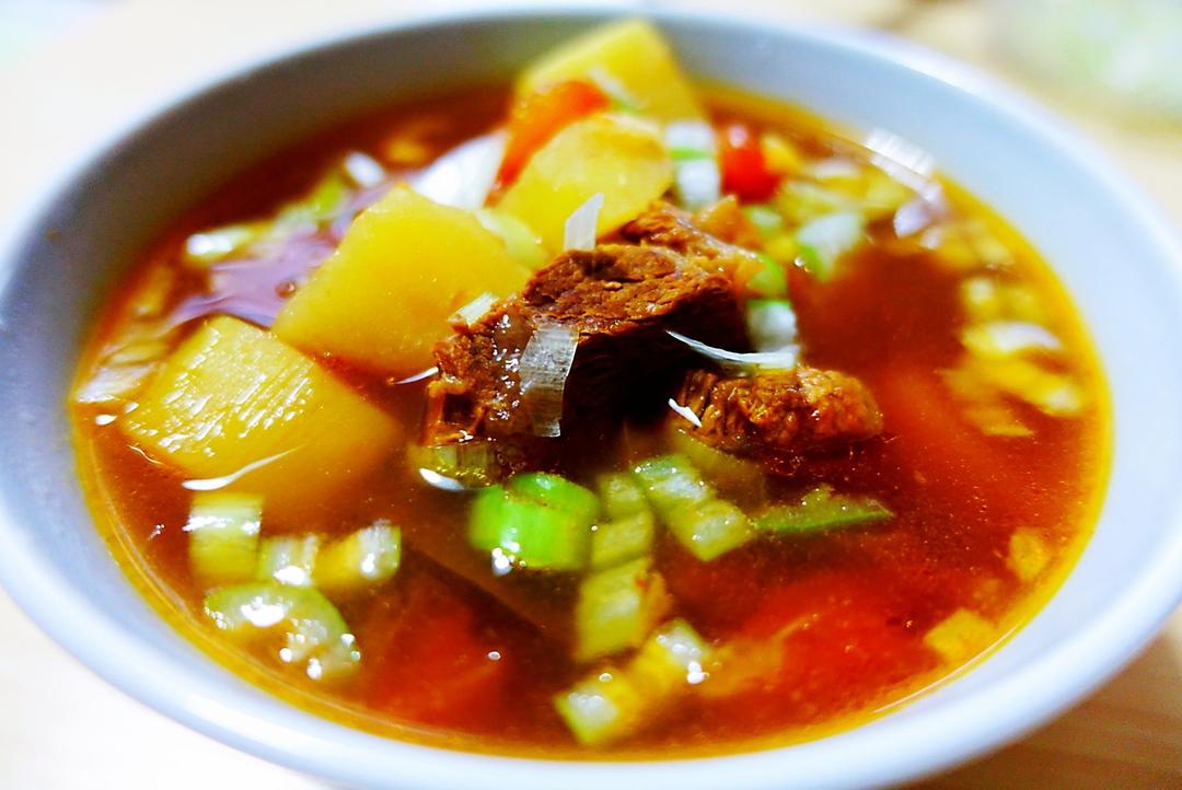 西红柿土豆炖牛腩
