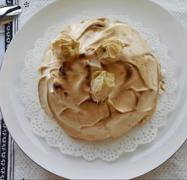 奶油蛋白水果蛋糕Pavlova