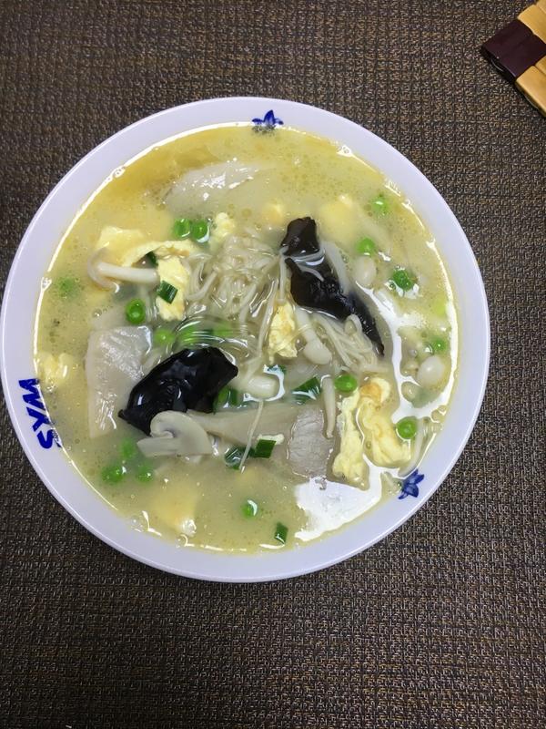 【食材包操作说明】奶香虾滑菌菇汤