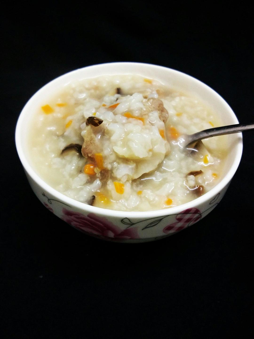 胡萝卜排骨粥（辅食）的做法