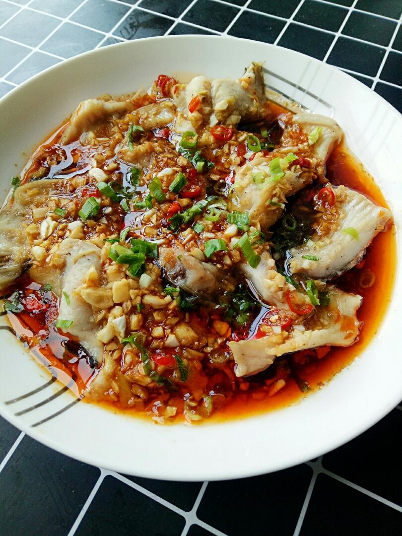 爱你是久处不厌做的蒜蓉蒸鱼片