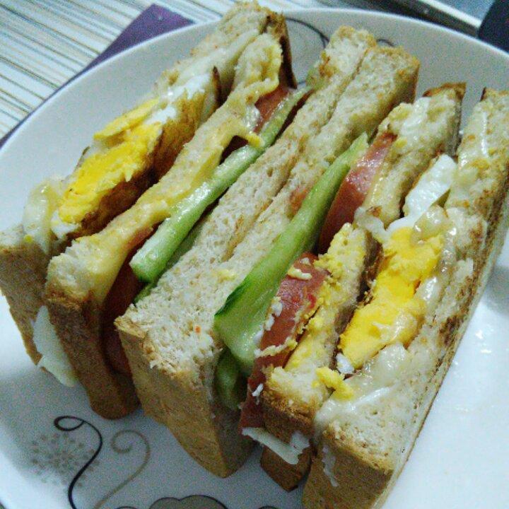 火腿芝士蛋三文治