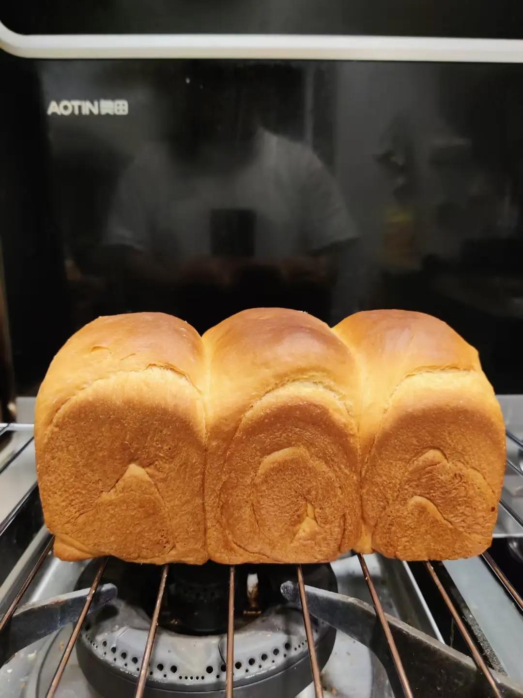 鲁邦硬种奶香吐司