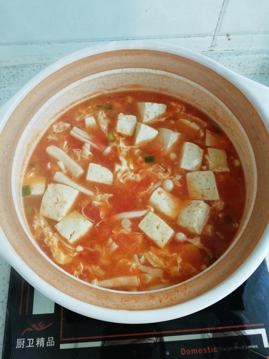 金针菇番茄豆腐汤