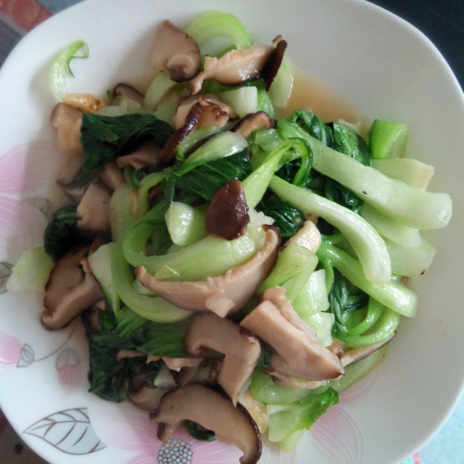 老丁的私房菜-香菇炒油菜