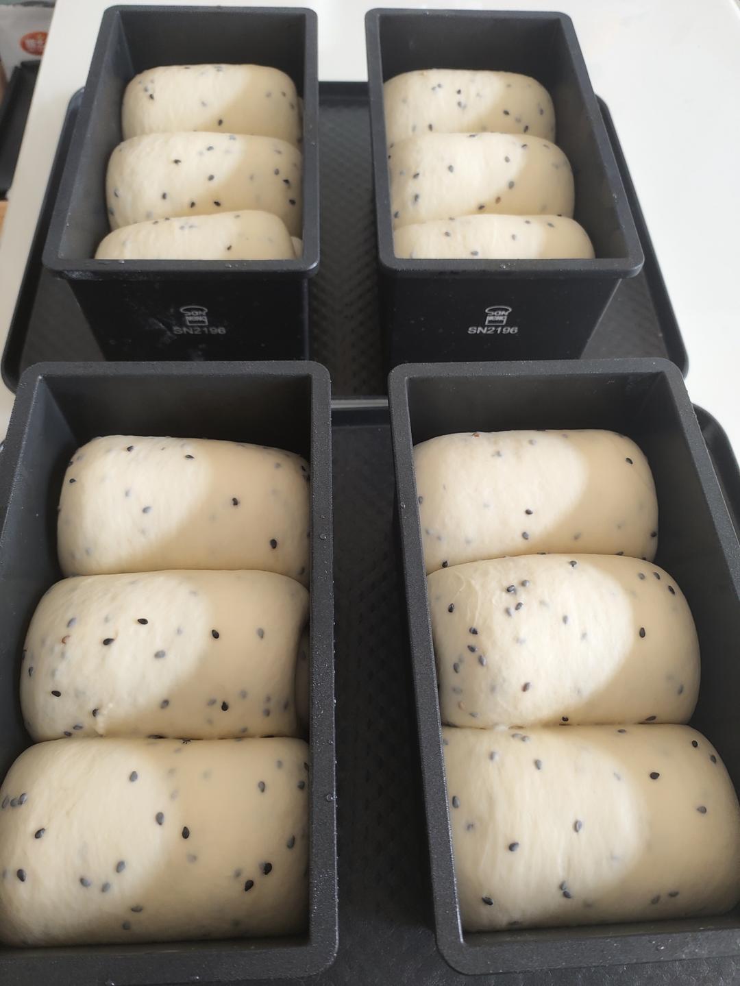 咸盐黑芝麻吐司