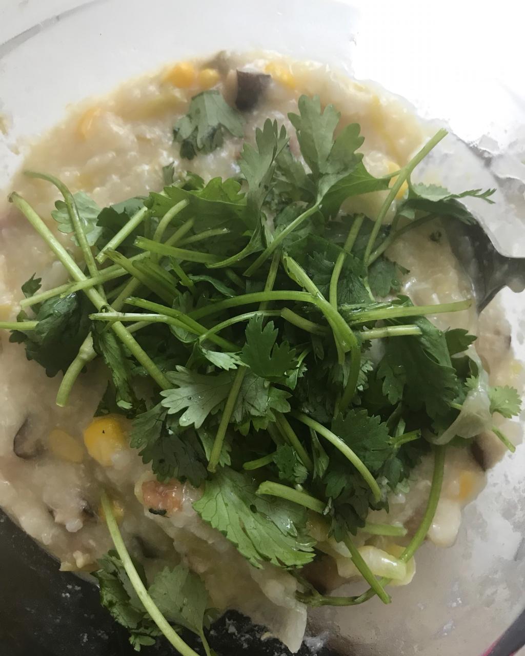香菇虾仁蔬菜粥