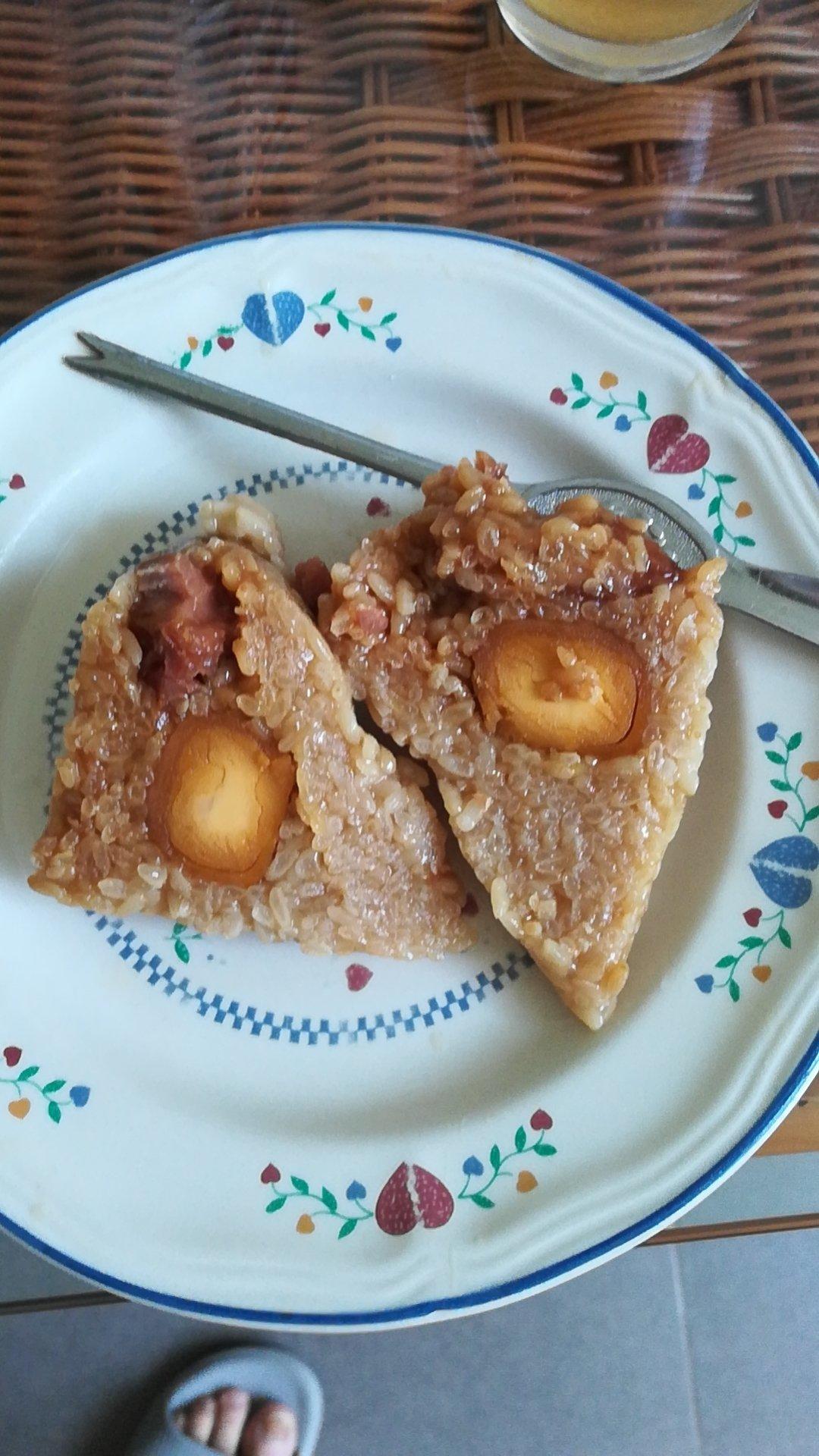 妈咪的♥️私房秘制咸蛋黄肉粽