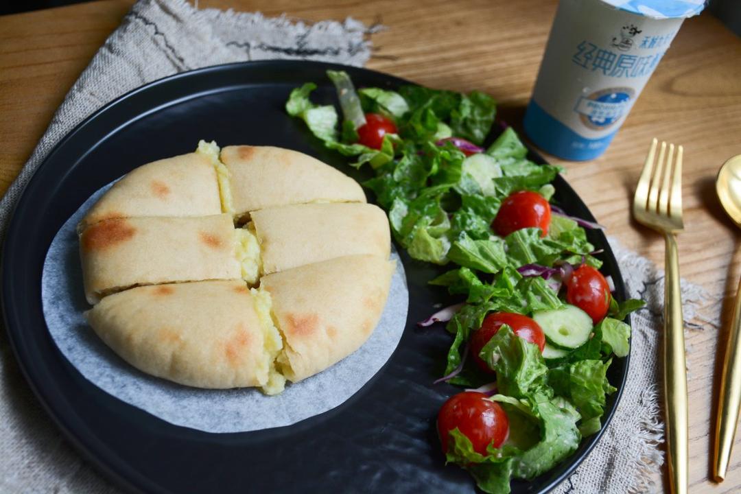 《Tinrry+》爆浆拉丝榴莲芝士饼