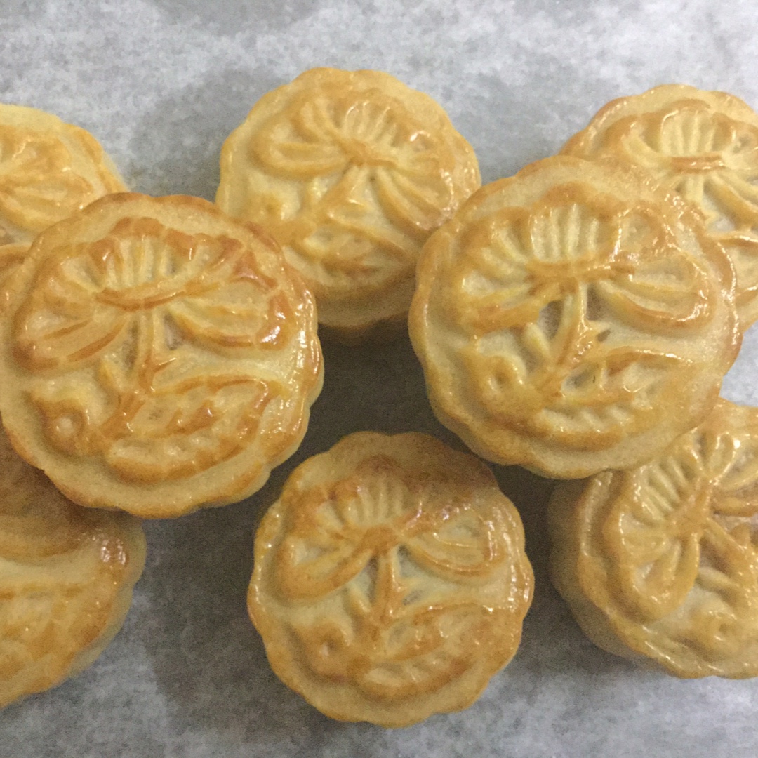 广式月饼——蛋黄莲蓉月饼