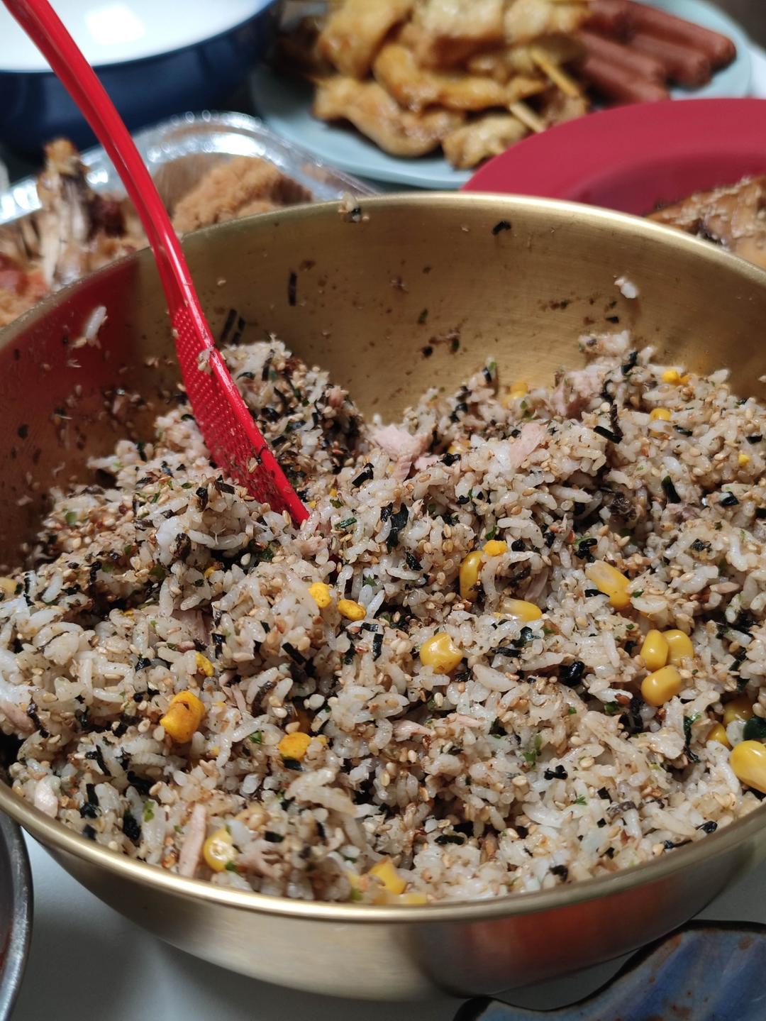 孩子超爱吃的金枪鱼海苔拌饭