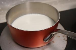 【山姆厨房】龙眼朗姆牛奶饮的做法 步骤3