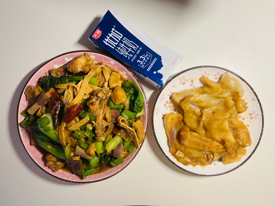 地锅鸡，教你贴饼子好吃的小技巧~