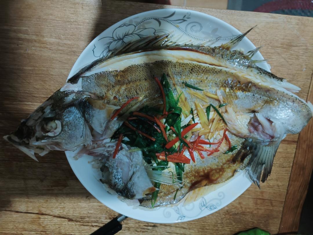 10分钟做 清蒸鲈鱼 （附切鱼图解）