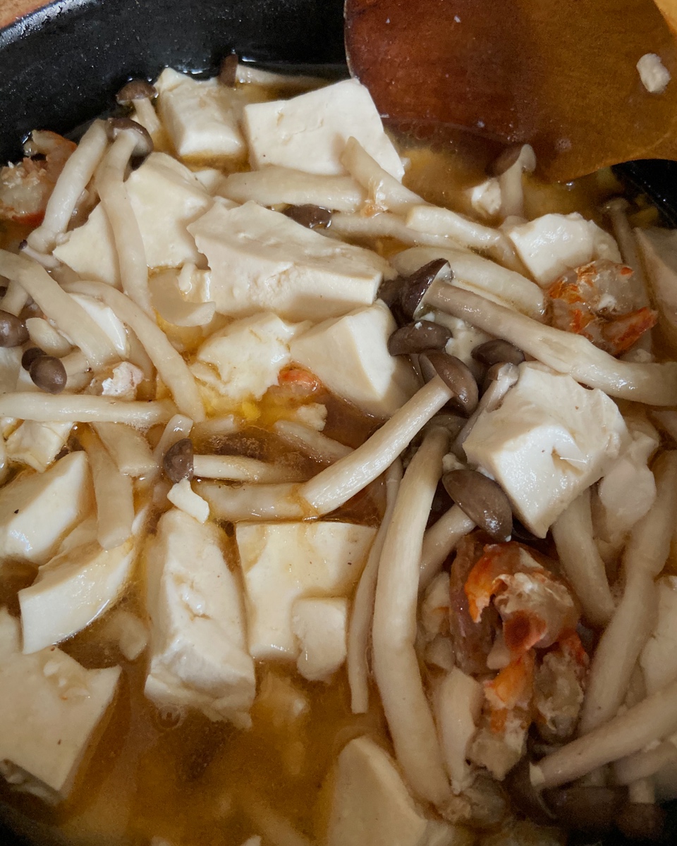 蟹味菇汤豆腐