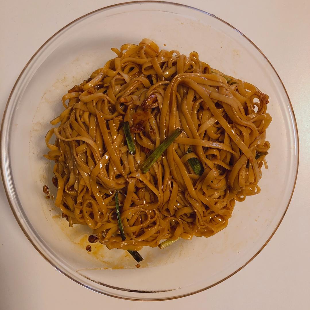 葱油拌面 每个人的心中都有一碗葱油面 经典又快手