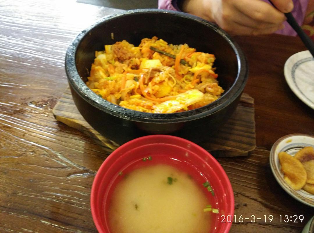 毛毛虫出出门吃吃喝喝