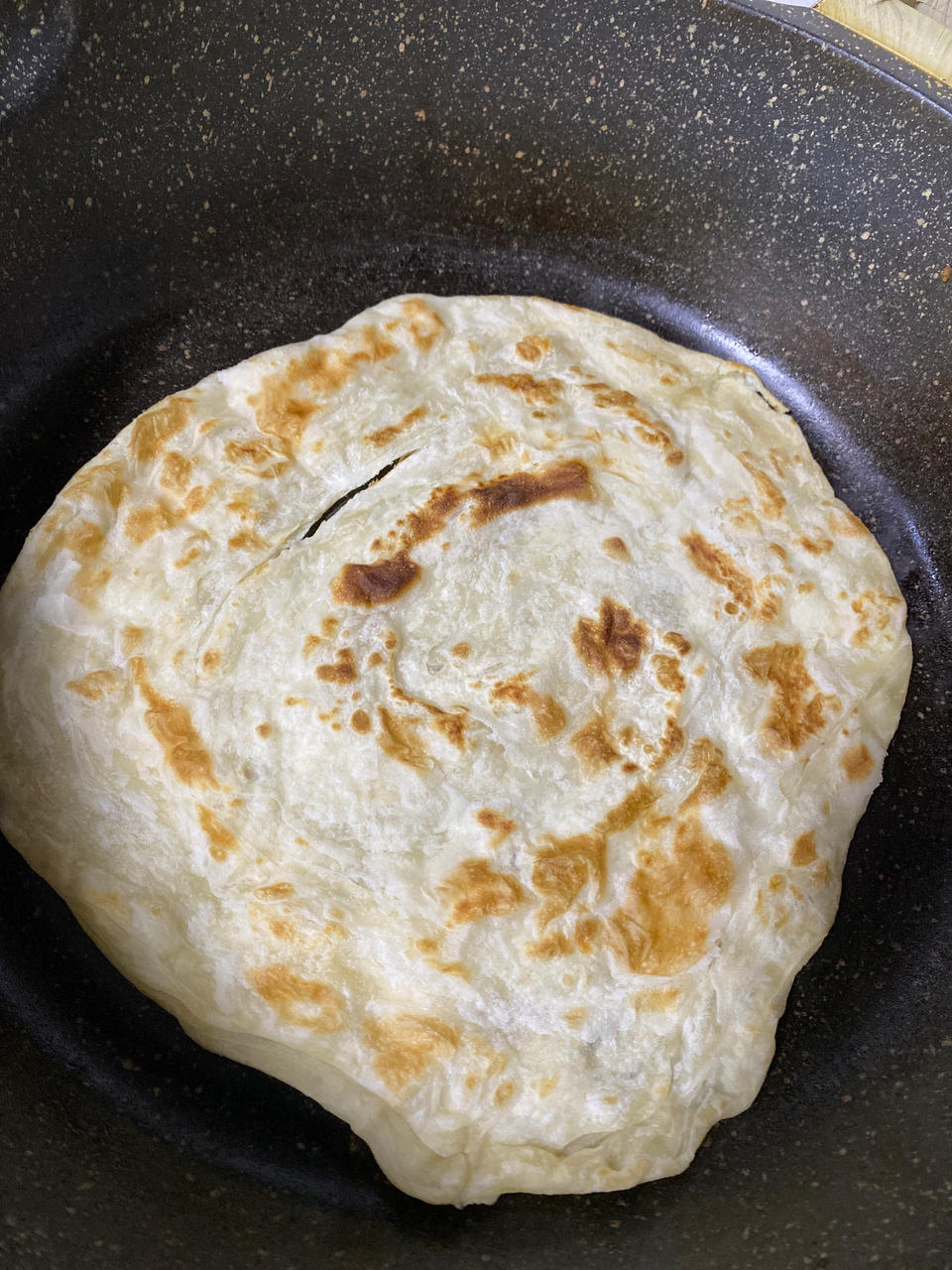 手抓饼这样做 外酥里软层次分明 凉了也不硬 附细节视频详解