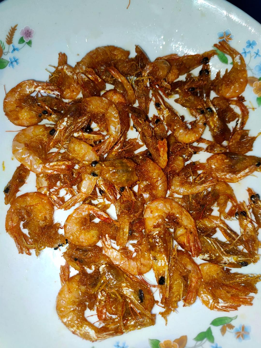 只需一个窍门、即可做出香酥可口脆的鲜炸小河虾、简单快捷、小朋友超爱