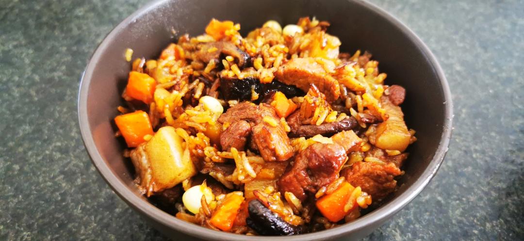 红烧肉焖饭-一碗顶三碗，一抹一嘴香