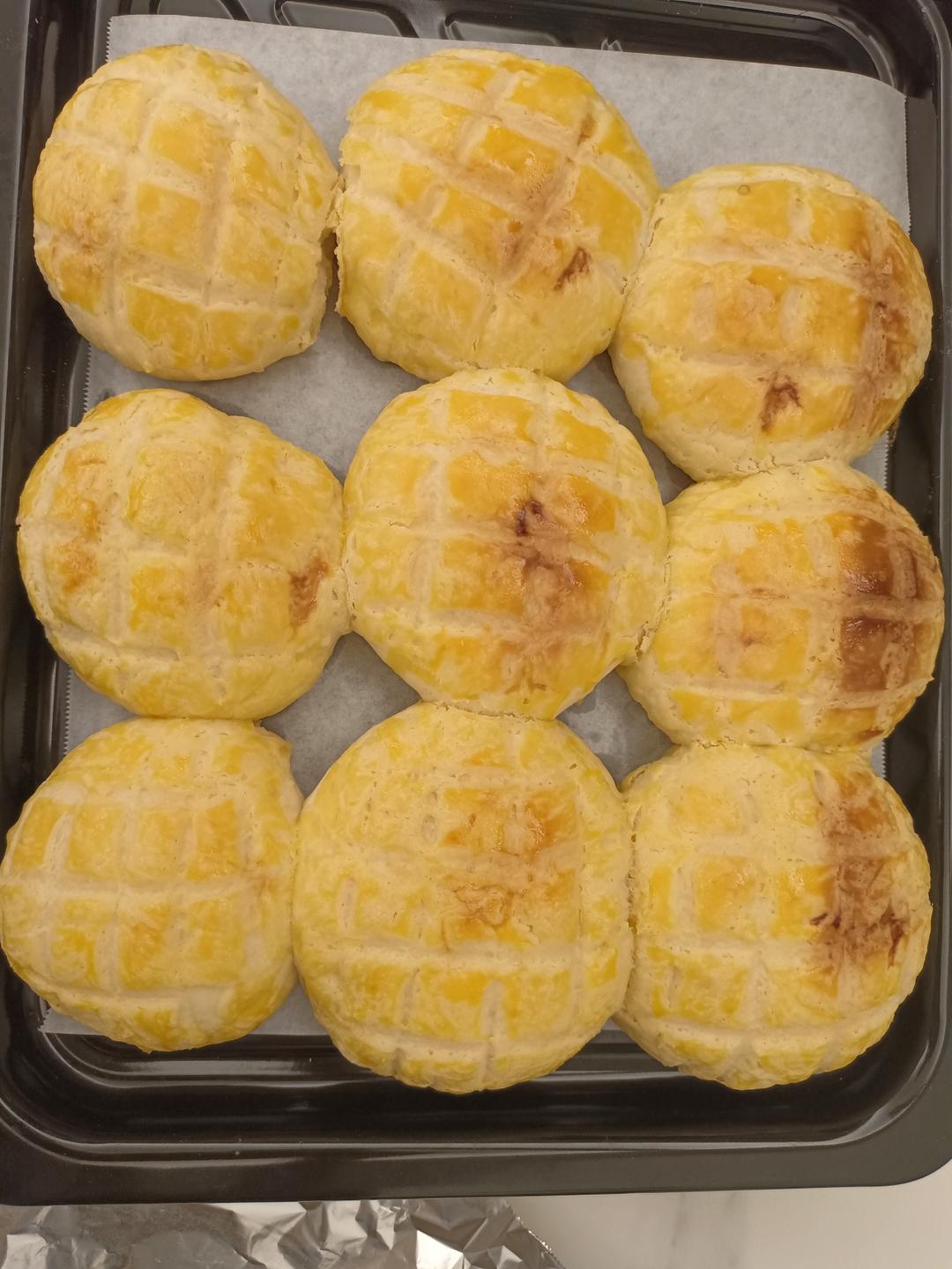 好吃到炸裂的港式菠萝包（附带制作酥皮的小视频）