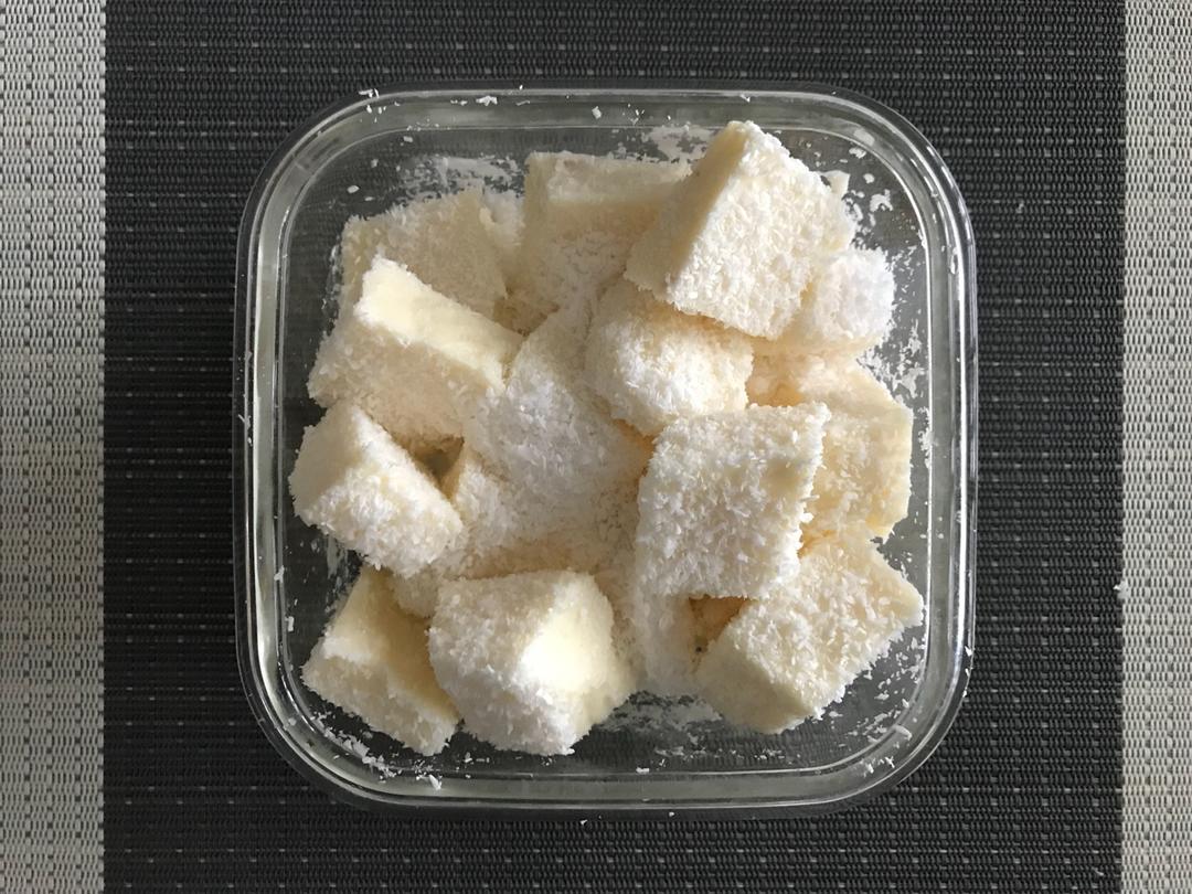 完胜85度C牛奶椰丝小方