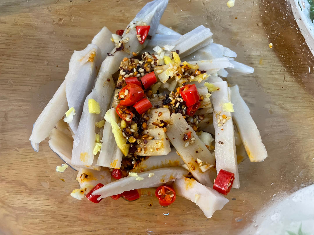 我妈的拿手菜！！炝拌藕丝！酸辣脆爽！