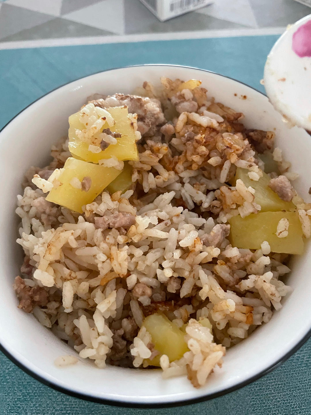 土豆肉末焖饭