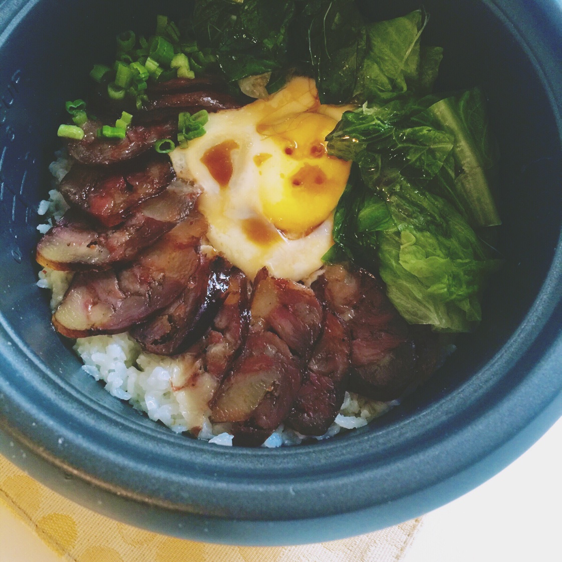 广式腊味煲仔饭