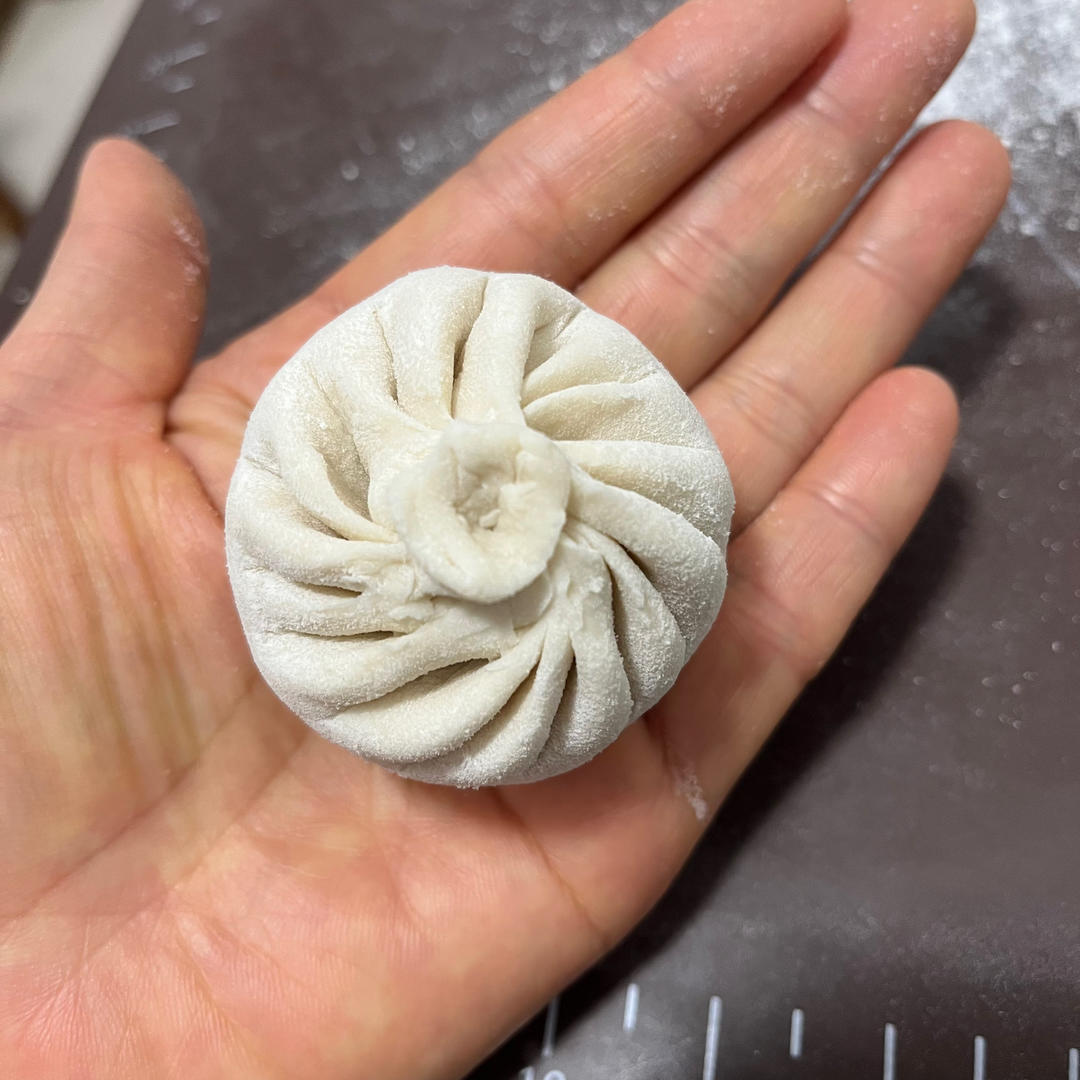 包出有褶子的包子