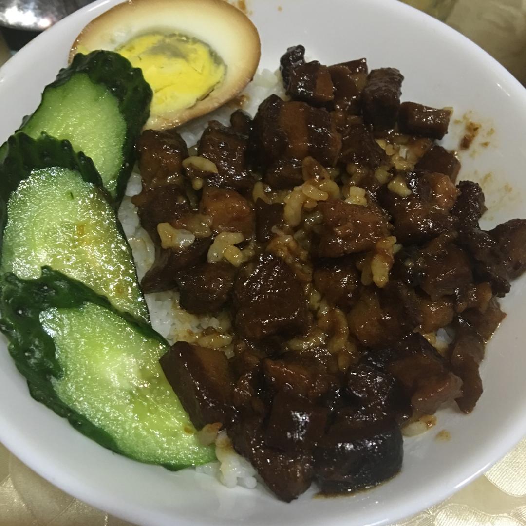 洋葱酥卤肉饭