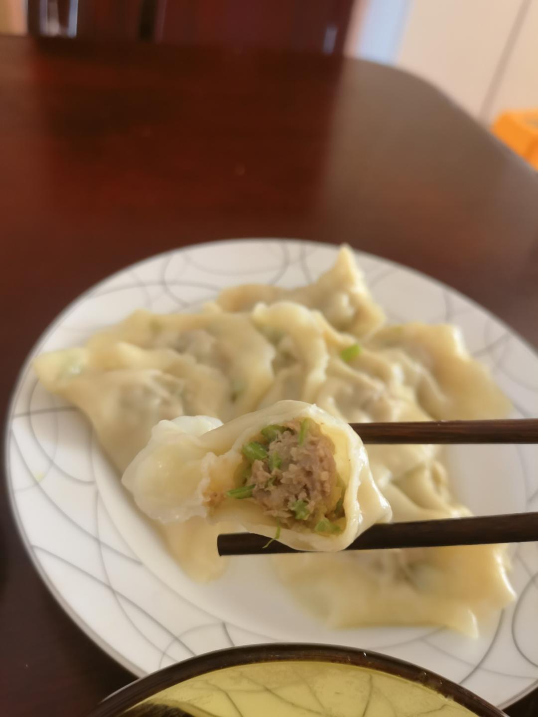 芹菜牛肉水饺