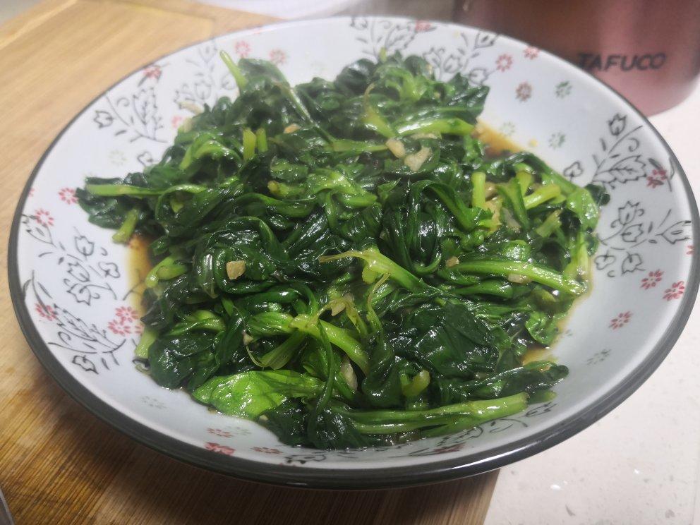 清炒茼蒿