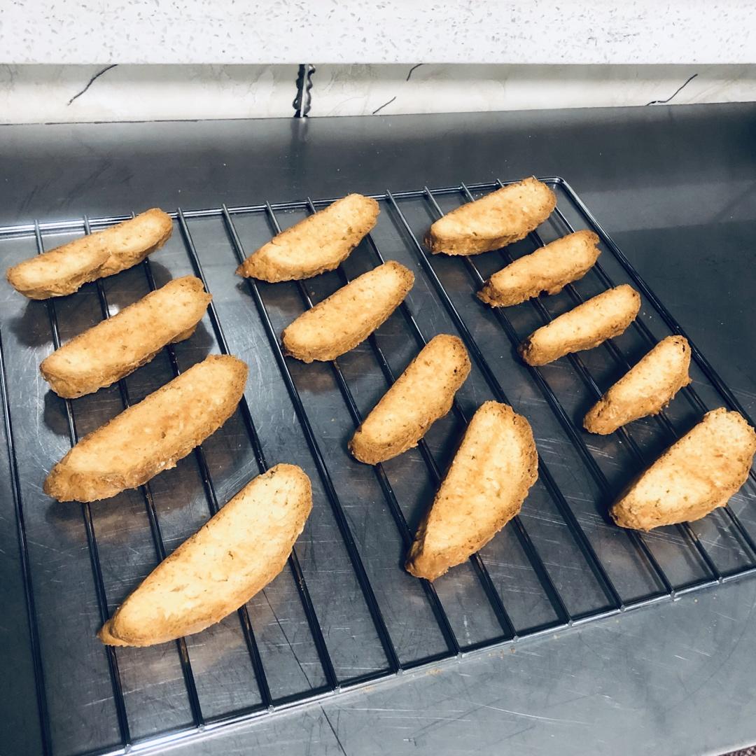 脆脆的蛋糕片，休闲可口又低脂！