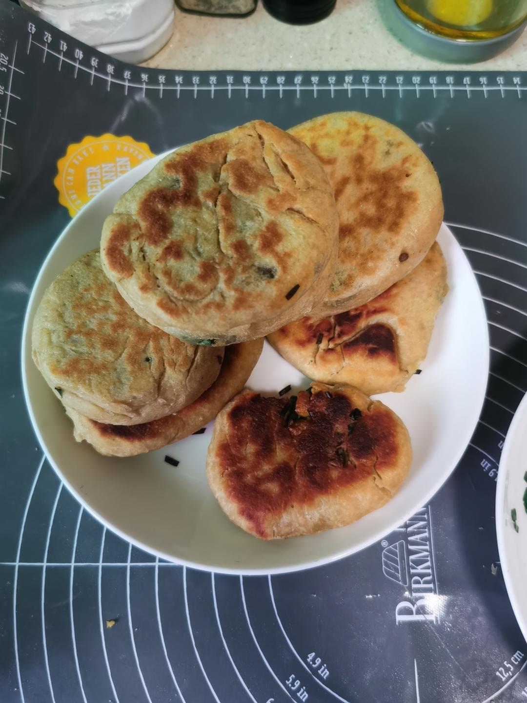 不用揉面，不用擀皮的韭菜鸡蛋发面馅饼