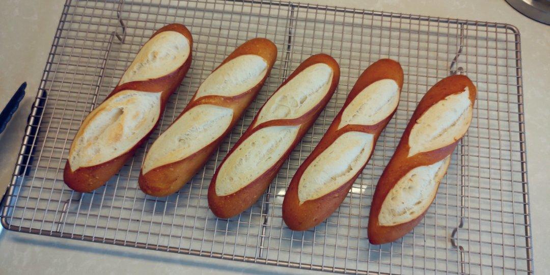 天然酵种(鲁邦种)低温发酵 媲美上海88Bakery, 超越北京凯宾斯基的德式碱水面包 普雷结 最详细配方