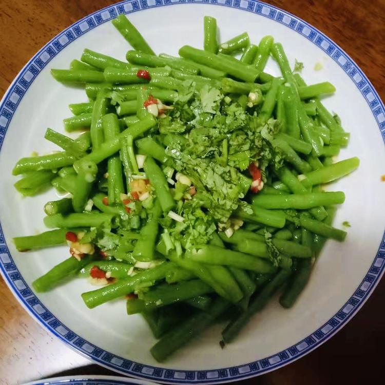 厨师长教你：“凉拌长豆角”的家常做法，夏天没食欲，很适合开胃