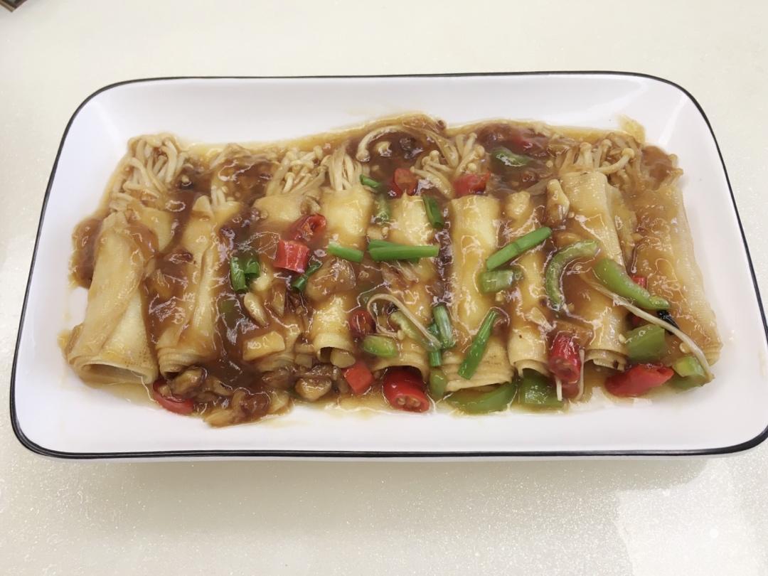 金针菇豆皮卷