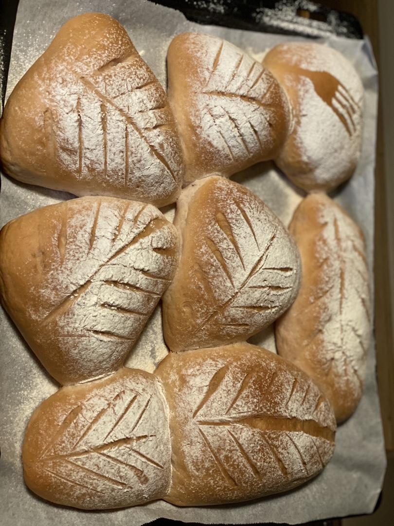 优雅蓝莓牛奶面包