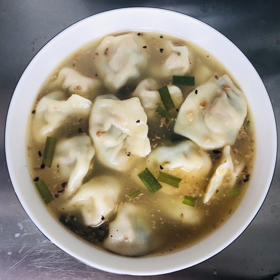 芹菜胡萝卜猪肉水饺