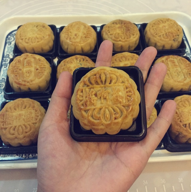 广式月饼——蛋黄莲蓉月饼