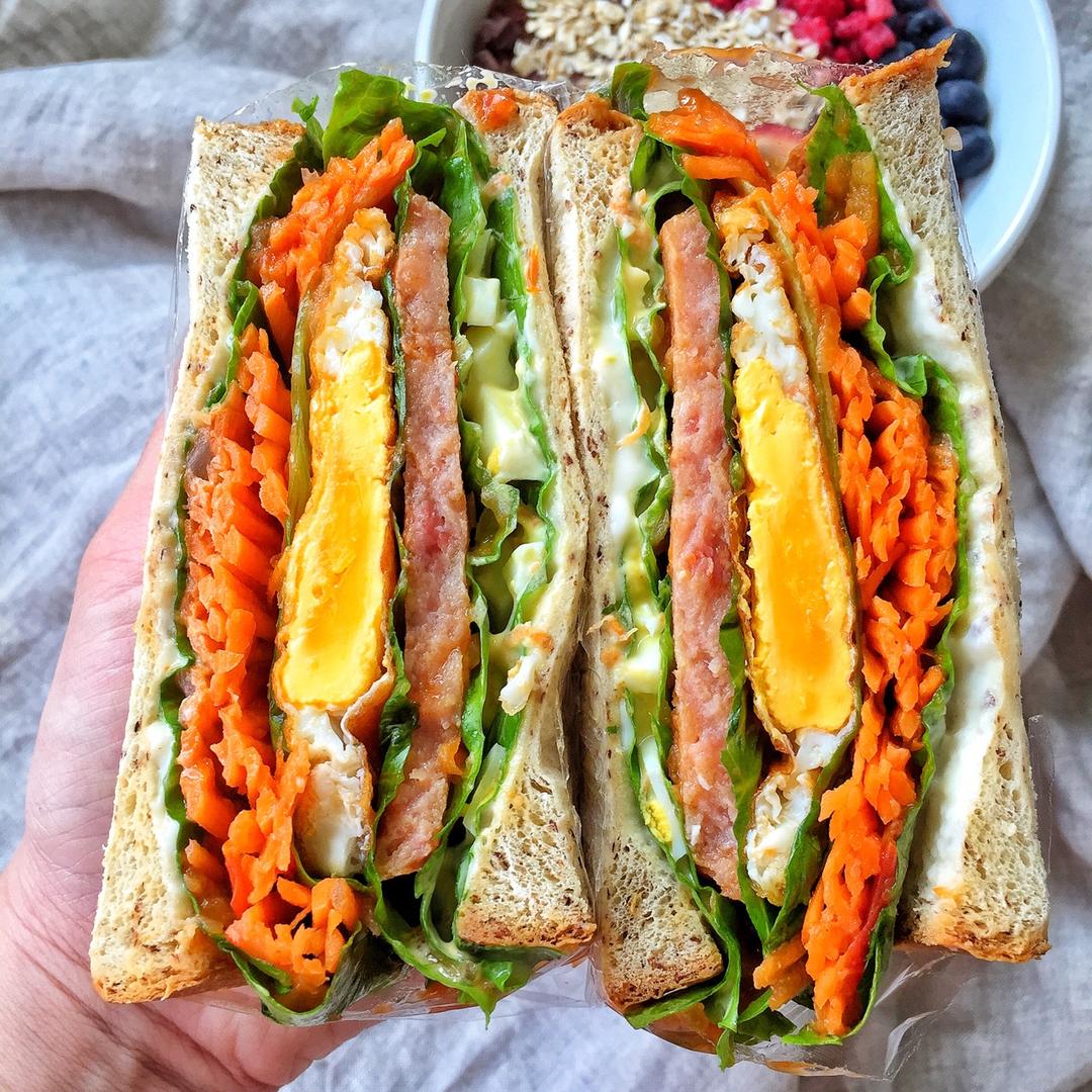 如何做超厚的沼三明治~详细tip！牛油果鸡蛋午餐肉三明治~